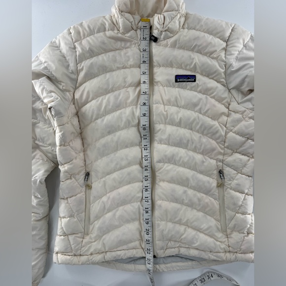 PATAGONIA Women's off-white cream Puffer Jacket Size Medium - Picture 3 of 9